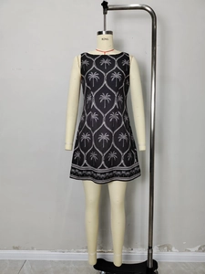 Elegantes ärmelloses A-Linien-Kleid in Schwarz-Weiß mit romantischer Palmen-Stickerei