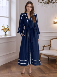 Damen Elegantes V-Ausschnitt Marineblau Maxikleid Langer Laternenärmel Mit Gürtel Kontrast Weißer Streifenbesatz Knopfleiste Partykleid