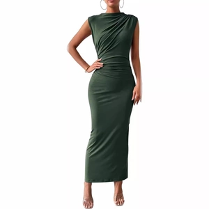 Robe longue moulante sans manches vert foncé avec drapé élégant et fronces ajustées