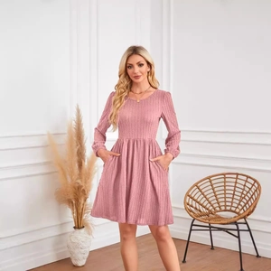 Robe trapèze élégante en maille mauve à manches longues avec rayures et poches