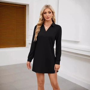 Robe polo à manches longues pour femme en noir uni avec coupe droite et style sport