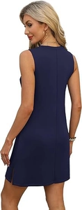 Vue détaillée de la robe sans manches bleu marine avec fente latérale et couture dos