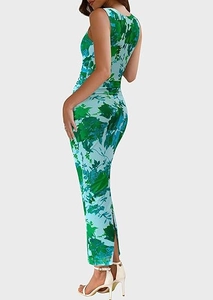 Détail de robe en mesh à imprimé fleuri montrant la fente latérale et la coupe ajustée