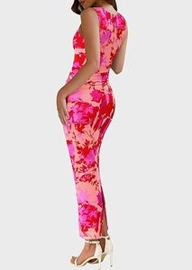 Vue détaillée d'une robe longue moulante sans manches avec motifs floraux abstraits en mesh