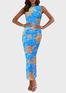 Détail de la robe maxi fleurie sans manches avec tulle plissé et imprimés orange et bleu