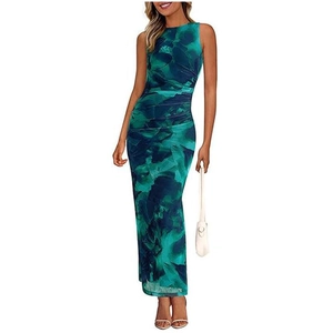 Robe longue fleurie sans manches avec col rond et détails froncés en bleu foncé et vert émeraude