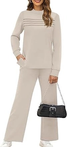 Détail de l'ensemble deux pièces pour femmes avec haut plissé et pantalon large fluide