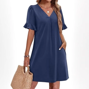 Abito estivo blu scuro da donna con scollo a V, maniche a volant e tasche laterali