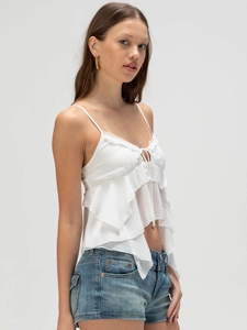 Canotta bianca slim fit con volant, scollo a V con lacci e design estivo a strati