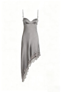 Détail de la robe en satin gris montrant l'ourlet en dentelle et la coupe asymétrique