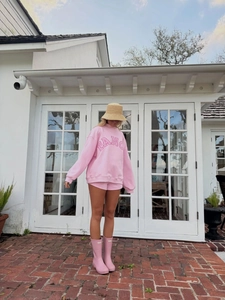 Conjunto de sudadera rosa holgada con estampado BANG y pantalones cortos casuales