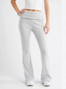 Pantalon évasé en maille côtelée à coupe ajustée avec taille haute à revers unique