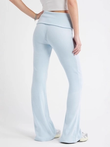 Pantalon évasé côtelé bleu clair à taille haute repliée pour femme coupe ajustée