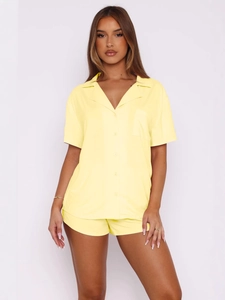 Zweiteiliger gelber Damen-Pyjama mit kurzen Ärmeln und Shorts für den Sommer zu Hause