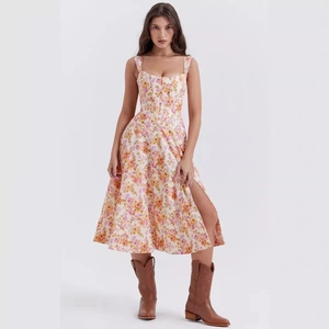 Floral short-sleeve midi dress with waist-slimming corset and side slit detail