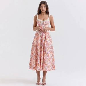 Damen Schlitz-Sommerkleid mit Blumenmuster in Rosa-Orange und eleganter Taillierung