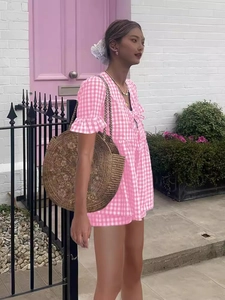 Ensemble d'été rose à carreaux pour femmes avec haut à nouer et short à taille haute