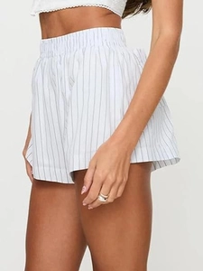 Short d'été rayé blanc pour femme à taille haute élastique avec poches pratiques