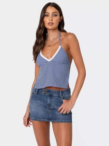 Blau-weiß kariertes Halter-Top mit Spitzenbesatz und Jeans-Minirock-Set für Damen im Sommer
