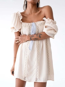 Robe Courte en Dentelle Rétro Français Col Carré Manches Bouffantes Couleur Unie Nœud Doux Fête Manches Courtes Ligne A