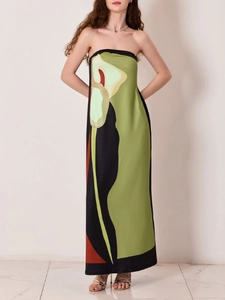 Abito lungo a fascia da donna con stampa astratta di calle e silhouette aderente