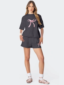 Ensemble détente femme gris foncé avec motif nœud aquarelle rose sur t-shirt et short