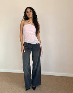 Haut licou rose en maille transparente avec détails de volants irréguliers superposés