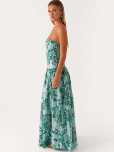 Bohemian strapless maxi dress with blue floral print and slim fit silhouette