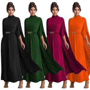 Elegantes Maxikleid mit Cape-Ärmeln und goldener Taillenschnalle in vier Farben