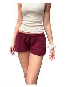 Damen Shorts in Weinrot mit Waffelstruktur und elastischem Tunnelzug für den Sommer