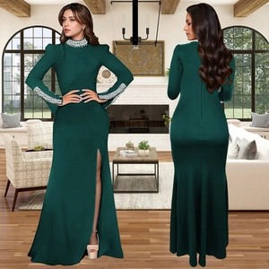 Robe de soirée élégante vert émeraude avec broderie cristal et fente haute sexy