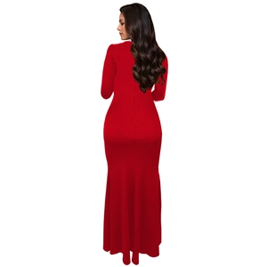 Vue arrière d'une robe de soirée sirène rouge ajustée avec manches longues et silhouette