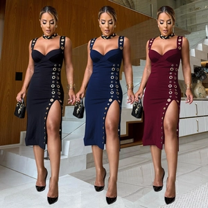 Robe Midi Moulante Élégante pour Femmes Décoration d'Oeillets Métalliques Encolure en Coeur Sexy Fente Latérale Robe de Soirée