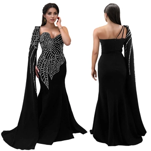 Elegante abito da sera a sirena nero con ricamo di foglie di paillettes argentate