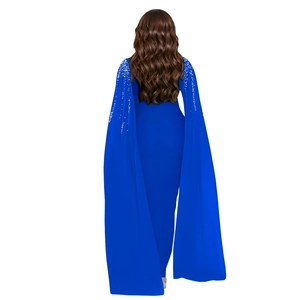 Détail de robe de soirée bleu marine élégante avec manches cape et sequins argentés
