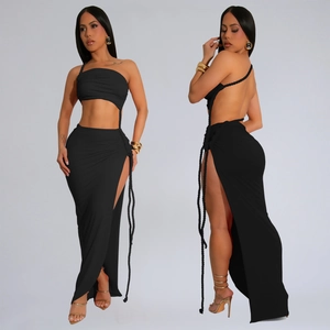 Ensemble deux pièces noir pour femme avec crop top et jupe longue à fente latérale