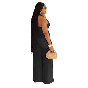 Vue détaillée de la combinaison noire dos nu sans manches pour femme à jambes larges
