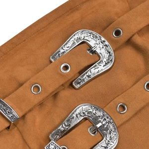 Détail d'une ceinture western en daim marron avec deux boucles fleuries gravées en argent