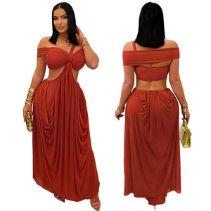 Vorder- und Rückansicht eines dunkelorangefarbenen Maxikleides mit Cut-Out-Details