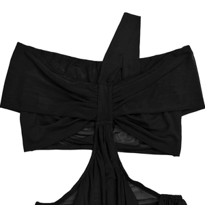 Detail eines schwarzen Mesh-Neckholder-Oberteils mit Raffung und halbtransparenter Textur