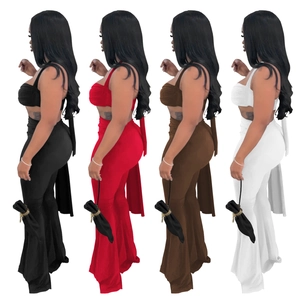 Détails d'un ensemble haut court et pantalon évasé disponible en quatre coloris
