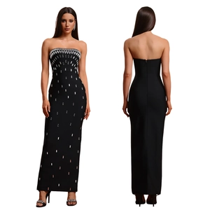 Élégante robe de soirée bustier noire avec paillettes argentées et une coupe ajustée
