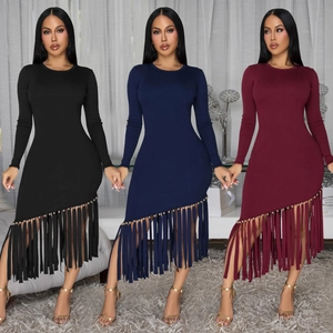 Elegante Abito Midi in Maglia Aderente Manica Lunga Girocollo Orlo Asimmetrico con Frange Perle Dorate Party Sexy Club