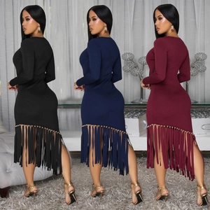 Abito aderente da donna a maniche lunghe con girocollo e orlo a frange elegante in tre colori