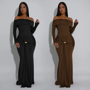 Robe Longue Sexy Épaules Dénudées Manches Longues Robe de Soirée Moulante avec Détails Froncés et Boucle en Métal Doré