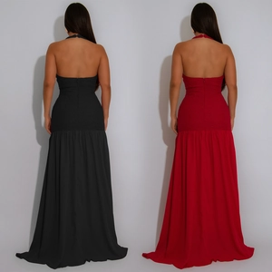 Elegante abito lungo con scollatura all'americana e schiena scoperta in nero e rosso