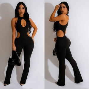Combinaison licou noire sexy pour femme avec découpe goutte d'eau et jambes évasées