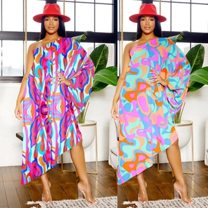 Abito Lungo Monospalla da Donna con Stampa Geometrica Astratta Orlo Irregolare Manica Lunga Kaftano Bohemien per Vacanza e Festa