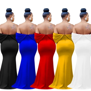Elegante abito da sera a sirena con spalle scoperte in cinque colori e schiena nuda