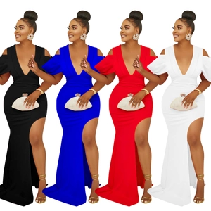 Comparaison de robes de soirée à col en V et fente haute en noir, bleu, rouge et blanc